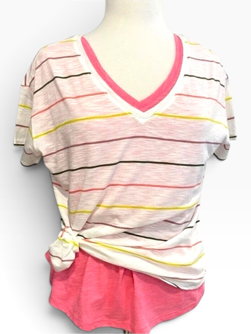 OLD Navy 2 pieces t-shirt v-neck bundle Large pink striped white yellow